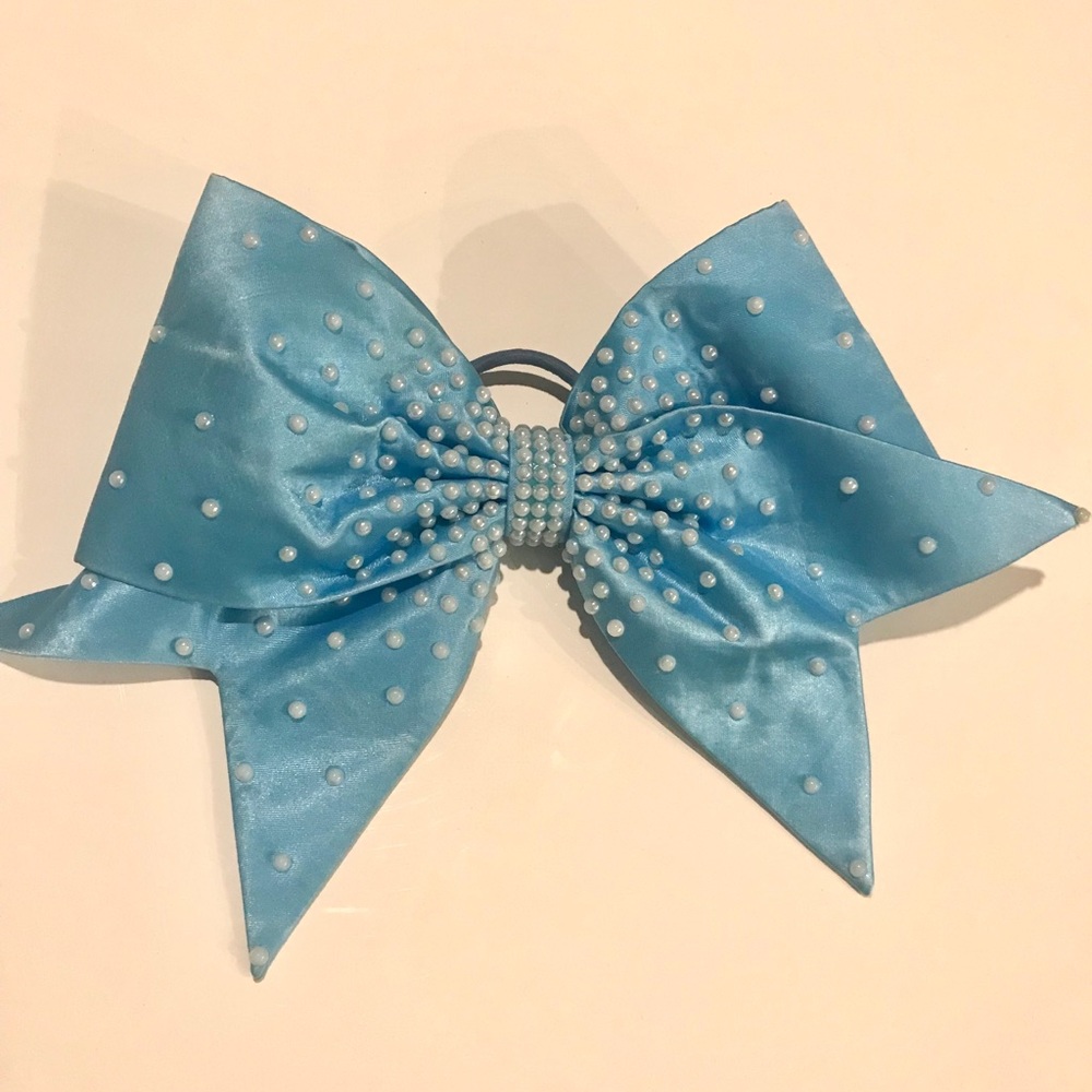The PEARL cheer bow